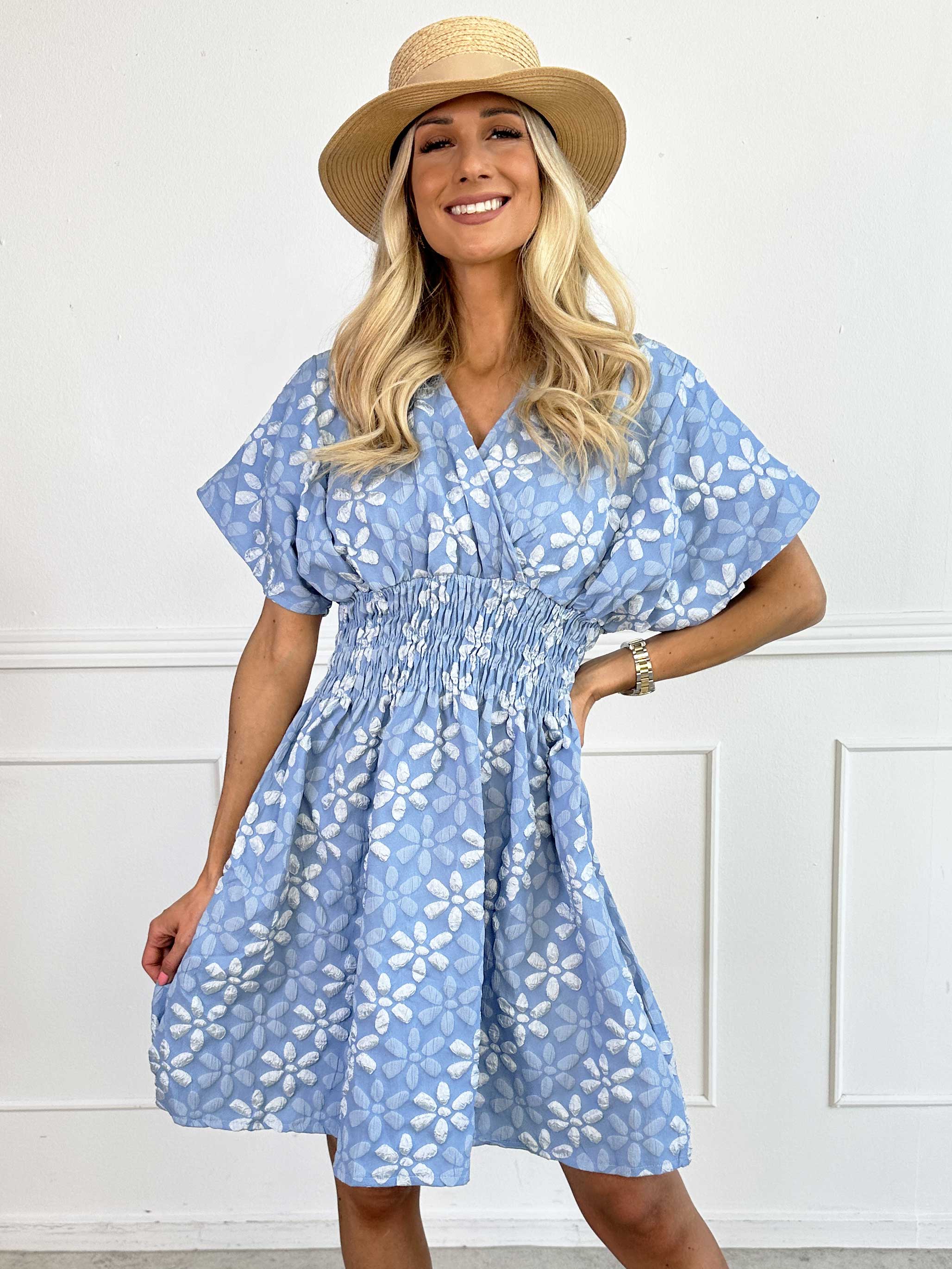 Pams Bloom Short - Feminin kjole med blomstermotiver